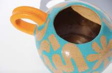 Load image into Gallery viewer, Daisy &#39;n Dingbat Teapot Mama Tangerine &amp; Turquoise
